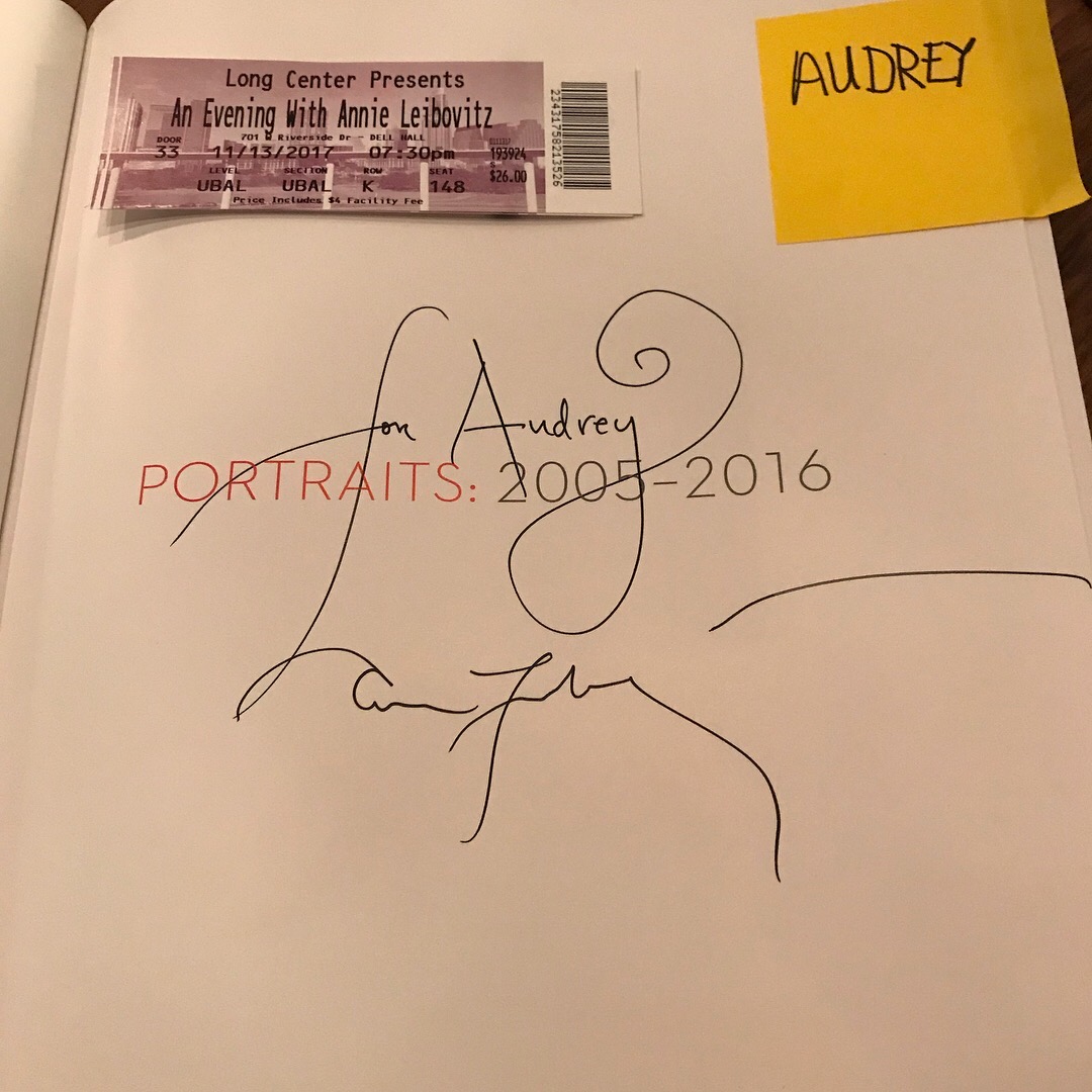 Annie Leibovitz signature page